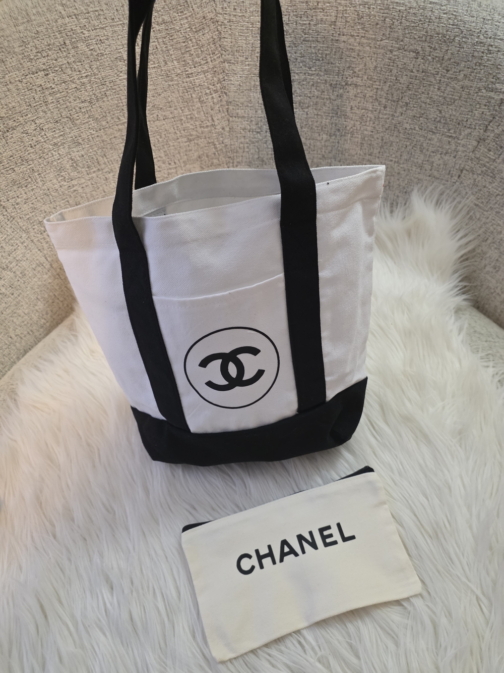 White and Black Canvas Tote with Pouch — 2 Pieces - Picture 9 of 10